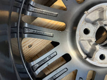 Laden Sie das Bild in den Galerie-Viewer, 1x Alufelge 17 Zoll 4x100 52910-H8300 Kia Rio Rim Wheel FEL9508320820mn