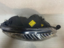 Laden Sie das Bild in den Galerie-Viewer, Frontscheinwerfer Skoda Octavia III 5E1941016 Xenon Rechts Headlight SCH4523832880ii