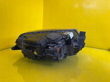 Laden Sie das Bild in den Galerie-Viewer, Frontscheinwerfer VW Touareg 69307859 Xenon Links Scheinwerfer Headlight SCH8464333354ox