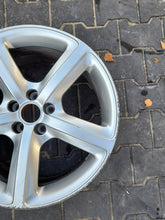 Load image into Gallery viewer, 1x Alufelge 19 Zoll 8.0&quot; 5x112 39ET Silber 8V0601025AS Audi Q5 Rim Wheel