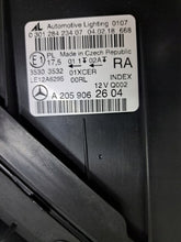 Load image into Gallery viewer, Frontscheinwerfer Mercedes-Benz W205 A2059062604 W2059062604 LED Rechts