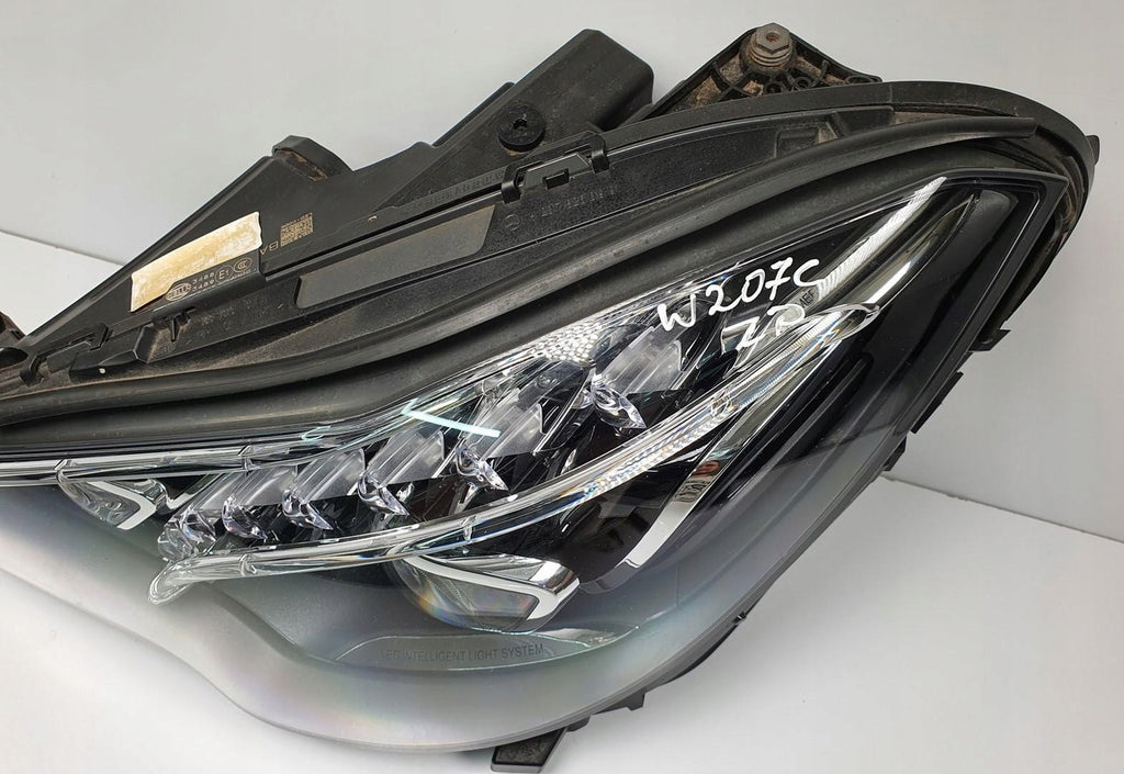Frontscheinwerfer Mercedes-Benz A2079063900 A2078260991 LED Rechts oder Links SCH2567127420sp