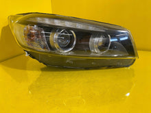 Load image into Gallery viewer, Frontscheinwerfer Kia Sorento III 92102C6200 Xenon Rechts Scheinwerfer Headlight