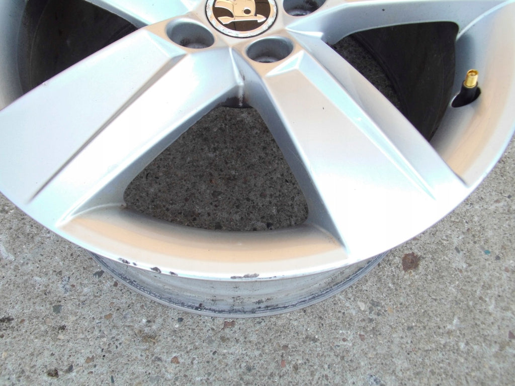 1x Alufelge 16 Zoll 7.0" 5x100 46ET Glanz Silber 6V0601025B Skoda Fabia Iii FEL4720866064ki