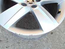 Load image into Gallery viewer, 1x Alufelge 16 Zoll 7.0" 5x100 46ET Glanz Silber 6V0601025B Skoda Fabia Iii FEL4720866064ki