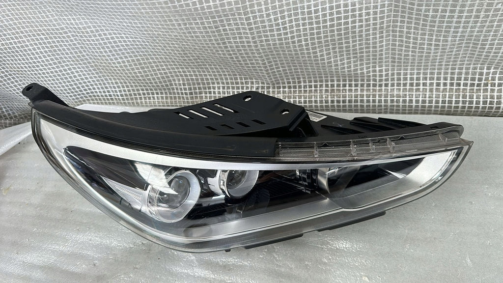 Frontscheinwerfer Hyundai I30 94921-21060 Rechts Scheinwerfer Headlight SCH8535100405bb