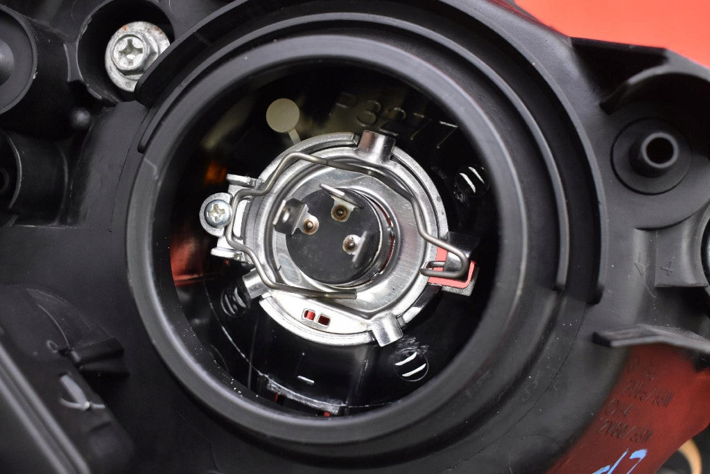 Frontscheinwerfer Mitsubishi Outlander I P3278L Ein Stück (Rechts oder Links)