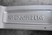 Load image into Gallery viewer, 1x Alufelge 17 Zoll 7.0" 5x114.3 45ET Glanz Silber PW457-05001 Toyota Avensis FEL6634118117gp