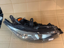 Laden Sie das Bild in den Galerie-Viewer, Frontscheinwerfer Mitsubishi Outlander I 130205 Links Scheinwerfer Headlight SCH4437734421py