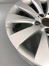 Laden Sie das Bild in den Galerie-Viewer, 1x Alufelge 17 Zoll 7.5&quot; 5x120 37ET 6796240 BMW F36 F30 F32 F31 F33 Rim Wheel