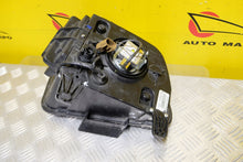 Laden Sie das Bild in den Galerie-Viewer, Frontscheinwerfer Ford 8R33-13005-BE Xenon Rechts Scheinwerfer Headlight SCH7933102718ng