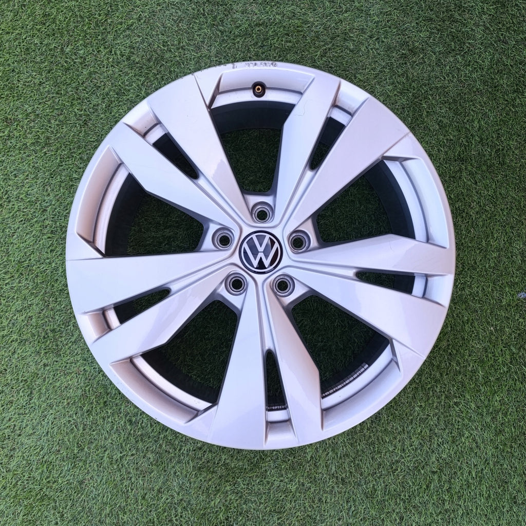 1x Alufelge 19 Zoll 7.5" 5x112 50ET 10A071499A 87169090 VW Id.3 Rim Wheel FEL9943308345ia