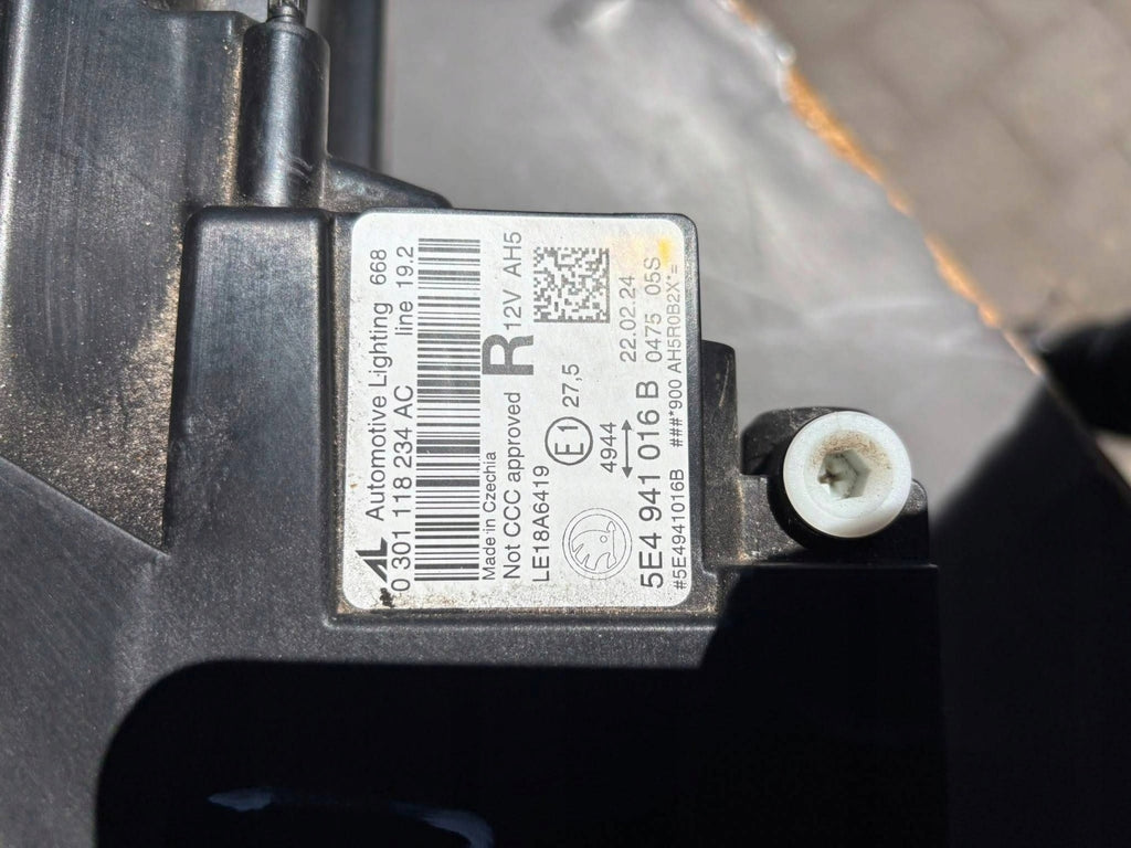 Frontscheinwerfer Skoda Octavia I 5E4941016B Rechts Scheinwerfer Headlight SCH8430583960um