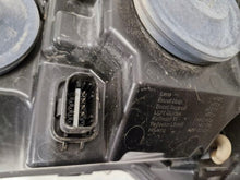 Laden Sie das Bild in den Galerie-Viewer, Frontscheinwerfer Renault Master III 260105567 Rechts Scheinwerfer Headlight SCH4885592432xn