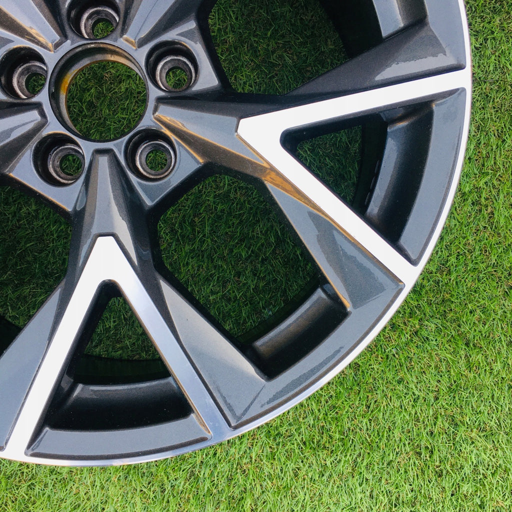 1x Alufelge 17 Zoll 7.0" 5x100 43ET Glanz Graphit 82A601025AA Audi A1 Mg FEL3186181632ra