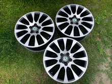 Load image into Gallery viewer, 1x Alufelge 17 Zoll 7.5&quot; 5x112 3T0601025G Skoda Superb Ii Rim Wheel
