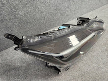 Laden Sie das Bild in den Galerie-Viewer, Frontscheinwerfer Toyota Yaris Cross 0D312SCZ LED Rechts Scheinwerfer Headlight SCH4155676791hi
