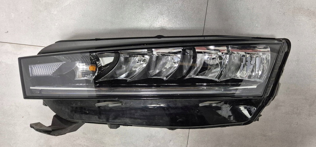 Frontscheinwerfer Skoda Octavia IV LE18A6418 5E4941015030111823100 Rechts SCH6077942778np
