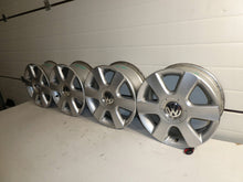 Laden Sie das Bild in den Galerie-Viewer, 4x Alufelge 16 Zoll 6.5" 5x112 50ET Glanz Silber 1T0601025C VW Touran Rim Wheel FEL8805388623fv