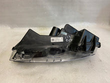 Laden Sie das Bild in den Galerie-Viewer, Frontscheinwerfer Tesla Model 3 1624797-00-A LED Links Scheinwerfer Headlight