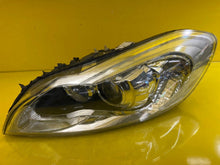 Laden Sie das Bild in den Galerie-Viewer, Frontscheinwerfer Volvo C30 31299752 Xenon Links Scheinwerfer Headlight