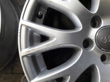 Laden Sie das Bild in den Galerie-Viewer, 1x Alufelge 17 Zoll 7.5" 5x112 45ET Glanz Silber 8H0601025H Audi A4 B7 Rim Wheel FEL7715825740lw