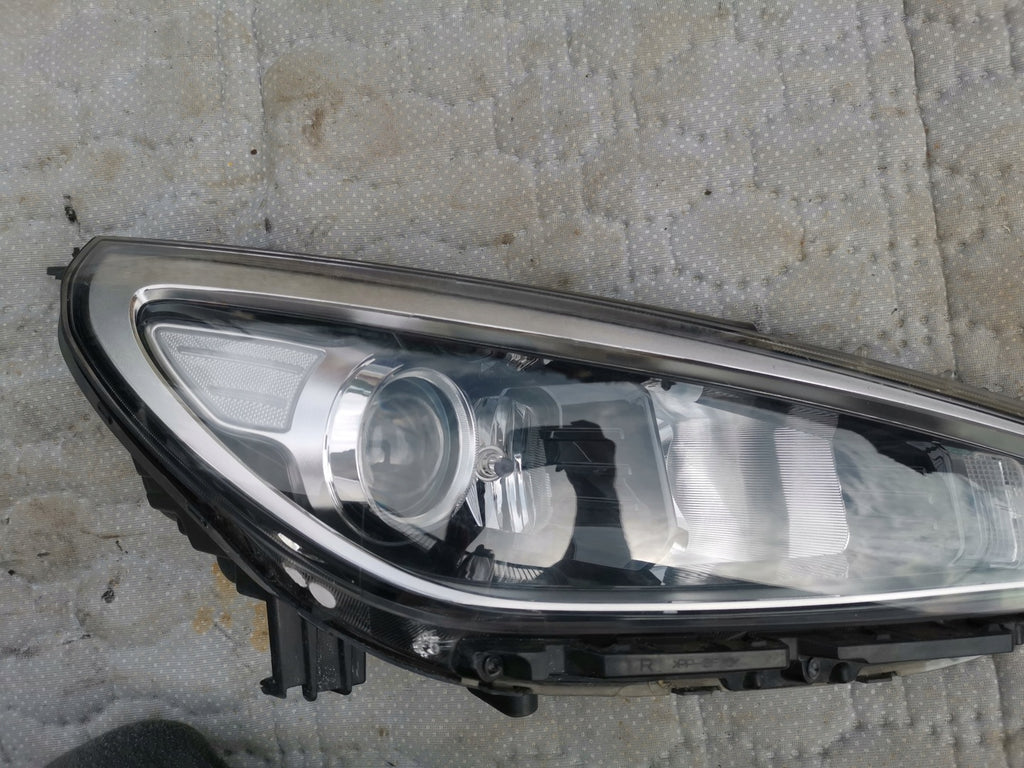 Frontscheinwerfer Hyundai I30 III 92102G4020 Rechts Scheinwerfer Headlight