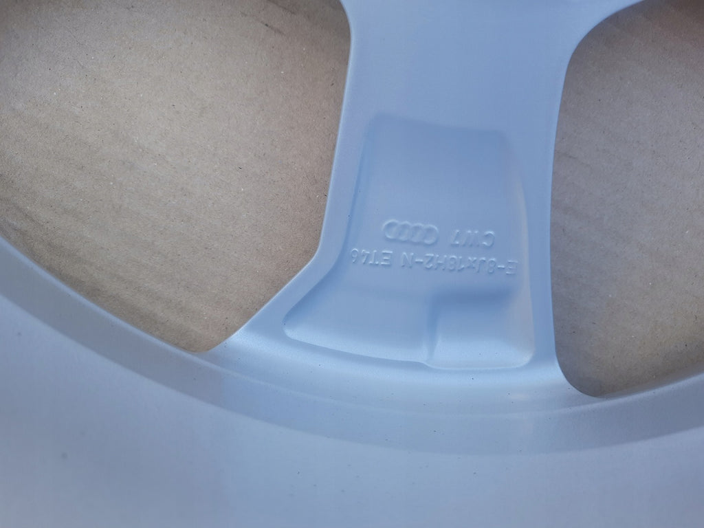 1x Alufelge 18 Zoll 8.0" 5x112 46ET 8Y0601025J Audi A3 Rim Wheel