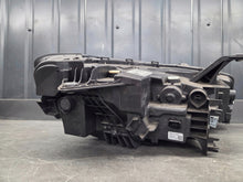 Laden Sie das Bild in den Galerie-Viewer, Frontscheinwerfer BMW 2 Tourer U06 5A42243 Links Scheinwerfer Headlight SCH6420112874ez