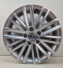 Laden Sie das Bild in den Galerie-Viewer, 1x Alufelge 16 Zoll 6.5" 5x112 46ET Glanz Silber 5G0601025AT VW Golf VII I FEL9198026563sk