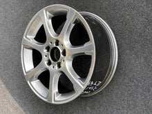 Laden Sie das Bild in den Galerie-Viewer, 1x Alufelge 17 Zoll 5x112 A2044016902 Mercedes-Benz Rim Wheel FEL9100879707vl
