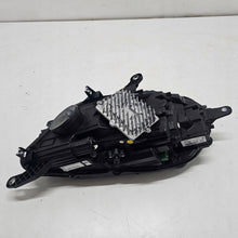 Laden Sie das Bild in den Galerie-Viewer, Frontscheinwerfer Maserati I 06701588620 Rechts Scheinwerfer Headlight SCH4632875284on