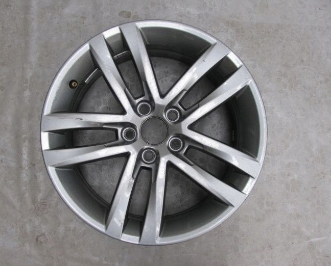 1x Alufelge 16 Zoll 7.0" 5x100 46ET Glanz Silber 6C0601025J VW Polo Rim Wheel