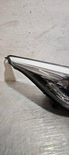 Laden Sie das Bild in den Galerie-Viewer, Frontscheinwerfer Kia Ceed 92102-A2220 Xenon Rechts Scheinwerfer Headlight SCH8898182864mb