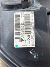 Laden Sie das Bild in den Galerie-Viewer, Frontscheinwerfer Renault Megane III 260100021R Xenon Rechts oder Links SCH4143934516sk