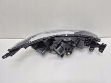 Laden Sie das Bild in den Galerie-Viewer, Frontscheinwerfer Mitsubishi Eclipse Cross LED Ein Stück (Rechts oder Links)