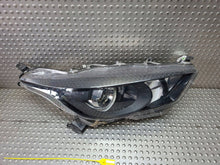 Laden Sie das Bild in den Galerie-Viewer, Frontscheinwerfer Toyota Yaris K0-6EU Rechts Scheinwerfer Headlight SCH8391300769gq