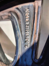 Laden Sie das Bild in den Galerie-Viewer, 1x Alufelge 18 Zoll 7.5&quot; 5x108 50 5ET 32209452 Volvo Rim Wheel