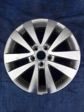 Laden Sie das Bild in den Galerie-Viewer, 1x Alufelge 17 Zoll 7.0&quot; 5x112 54ET 5K0601025 VW Golf Vi Rim Wheel