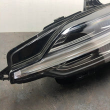Laden Sie das Bild in den Galerie-Viewer, Frontscheinwerfer Volvo V60 II S60 III Links Scheinwerfer Headlight SCH1653489798ep