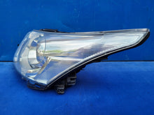 Laden Sie das Bild in den Galerie-Viewer, Frontscheinwerfer Toyota Avensis Xenon Links Scheinwerfer Headlight SCH4711126133qt
