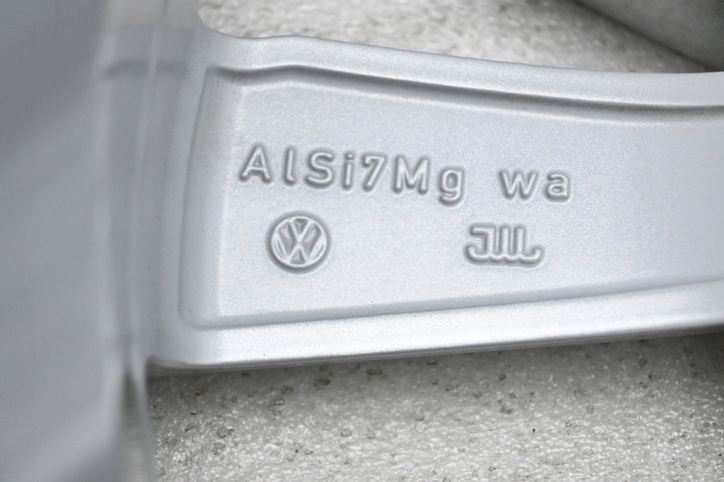 1x Alufelge 15 Zoll 5.5" 5x100 40ET Glanz Silber 2G0601025 VW Polo Rim Wheel FEL4411779880mx