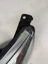 Laden Sie das Bild in den Galerie-Viewer, Frontscheinwerfer Ford Focus NAJX7B-13W030-AE Links Scheinwerfer Headlight SCH6362413615wm