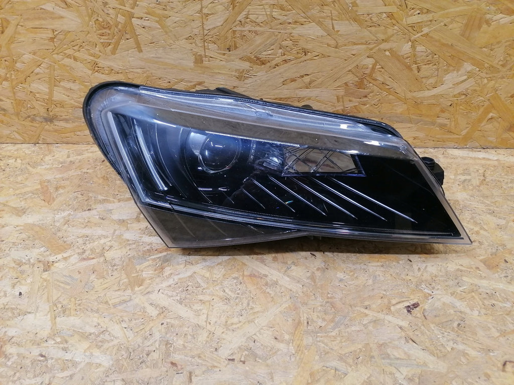 Frontscheinwerfer Skoda Superb III 3V1941016A Xenon Rechts Headlight