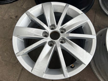 Load image into Gallery viewer, 1x Alufelge 15 Zoll 6.0&quot; 5x100 6C0601025 VW Polo Rim Wheel