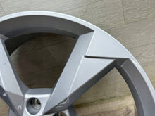 Laden Sie das Bild in den Galerie-Viewer, 1x Alufelge 19 Zoll 83A601025N Audi Q3 Rim Wheel FEL7877538073di
