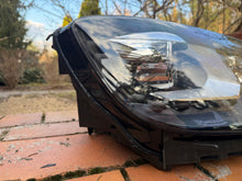 Load image into Gallery viewer, Frontscheinwerfer VW Sharan 7n1 Rechts Scheinwerfer Headlight SCH8406337083nz
