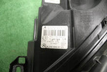 Laden Sie das Bild in den Galerie-Viewer, Frontscheinwerfer Mercedes-Benz W246 A2469066101 LED Links Headlight SCH6758245717he