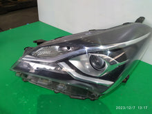 Load image into Gallery viewer, Frontscheinwerfer Toyota Yaris LED Links Scheinwerfer Headlight