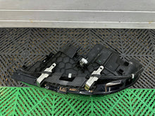 Laden Sie das Bild in den Galerie-Viewer, Frontscheinwerfer BMW 3 G21 G20 5A1DB38 LE16A6384030110623212 Vorderseite SCH7409830465ag